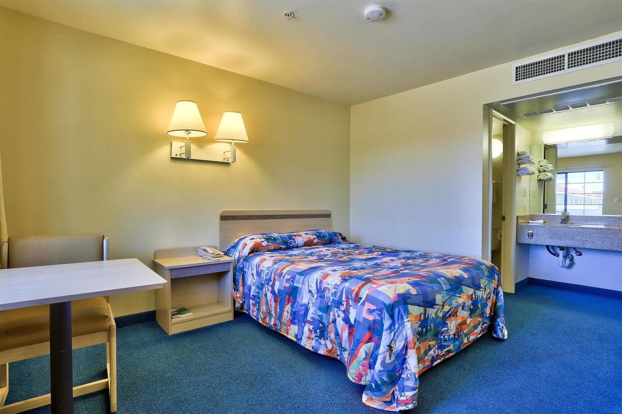 Motel 6-Kingman, Az - Route 66 East المظهر الخارجي الصورة