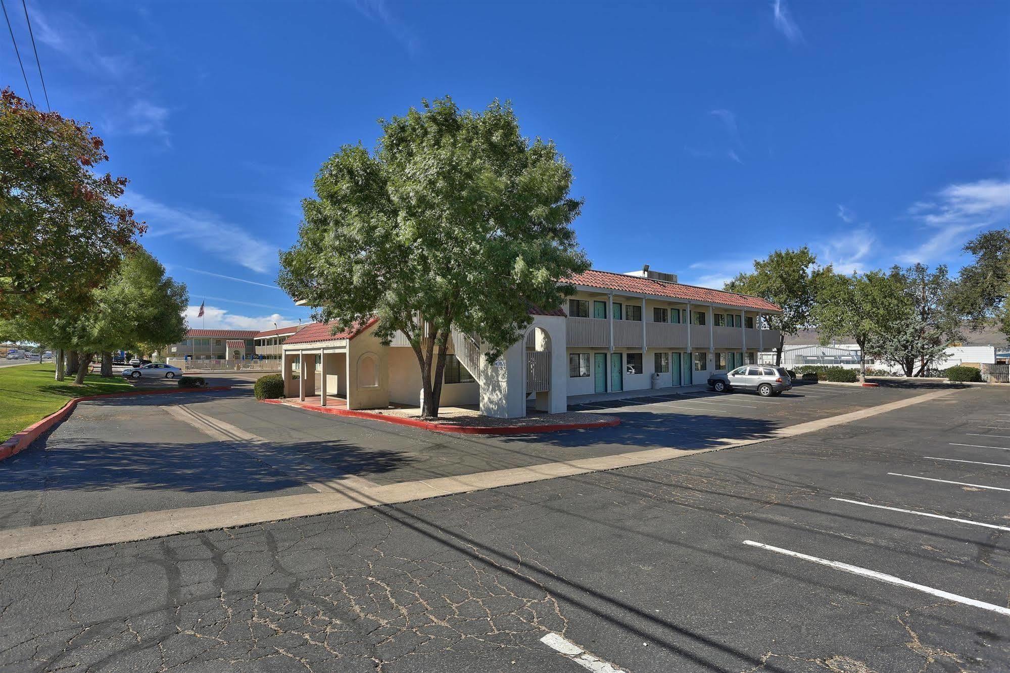 Motel 6-Kingman, Az - Route 66 East المظهر الخارجي الصورة